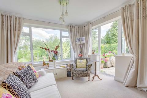 13 Chandos Close, Amersham, HP6 6PJ