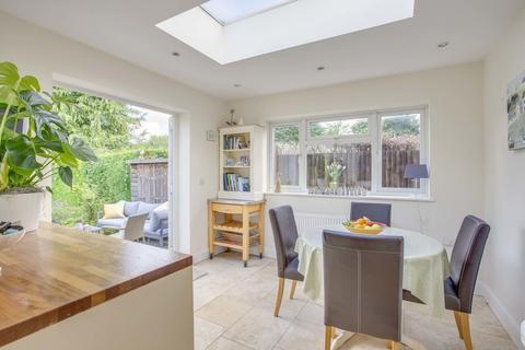 13 Chandos Close, Amersham, HP6 6PJ