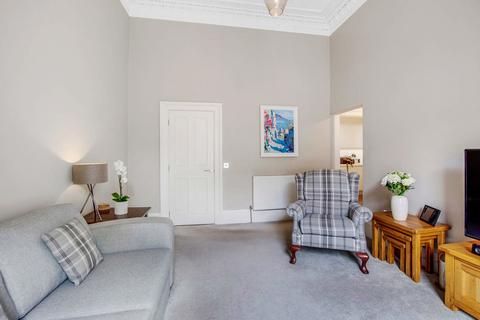 3 bedroom apartment to rent, 76 Clouston Street