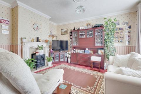 3 bedroom semi-detached house for sale, Dunster Avenue, Westcliff-on-sea, SS0