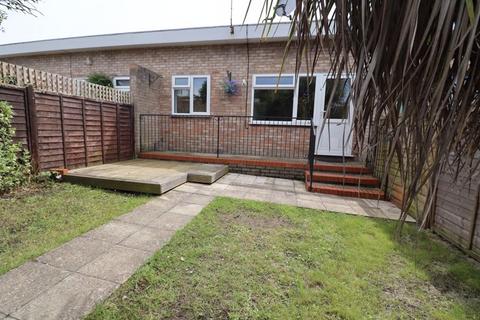 2 bedroom terraced house to rent, Park Drive, Brightlingsea