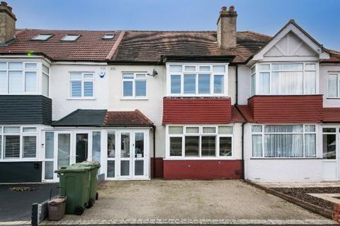 2 bedroom terraced house to rent, Priory Crescent, Sutton