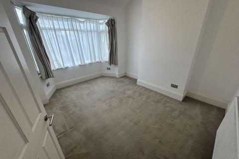 3 bedroom terraced house for sale, Girton Road, Northolt