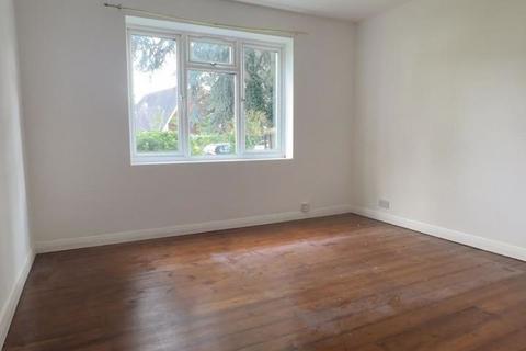 2 bedroom flat to rent, The Green, Winchmore Hill N21