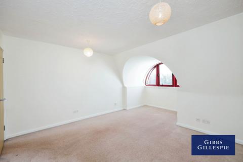 1 bedroom apartment to rent, Station Road, Gerrards Cross