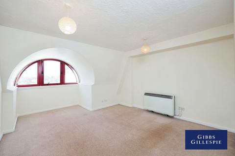 1 bedroom apartment to rent, Station Road, Gerrards Cross