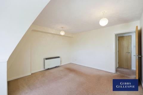 1 bedroom apartment to rent, Station Road, Gerrards Cross