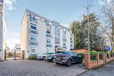 2 bedroom apartment to rent, Worcester Road, Sutton