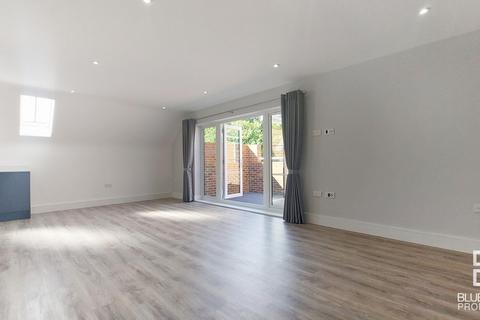 2 bedroom apartment to rent, Foxley Lane, Purley