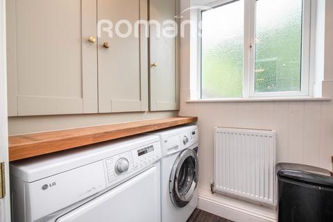 3 bedroom end of terrace house to rent, Beecham Road