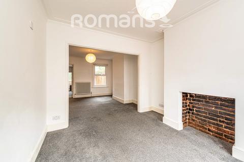 3 bedroom end of terrace house to rent, Beecham Road