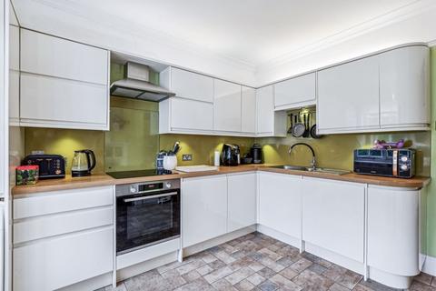 3 bedroom apartment for sale, Portsmouth Road, Thames Ditton, KT7