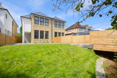 4 bedroom semi-detached house for sale, Hillview Road, Pinner