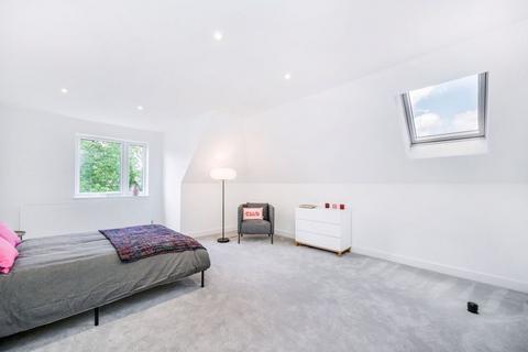 4 bedroom semi-detached house for sale, Hillview Road, Pinner