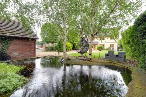 7 Chetwode Close, Knighton, Market Drayton, TF9 4NR