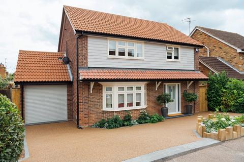 4 bedroom detached house for sale, Meadow Close, Datchworth, Hertfordshire, SG3