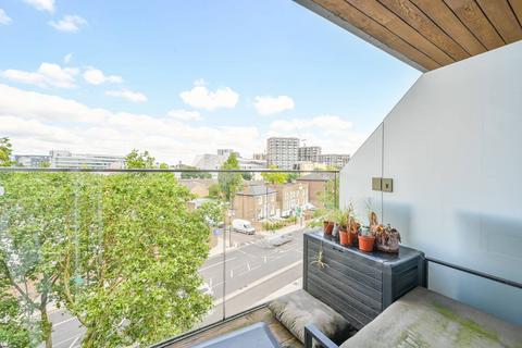 1 bedroom flat to rent, Quayside House, Kew Bridge, Brentford, TW8