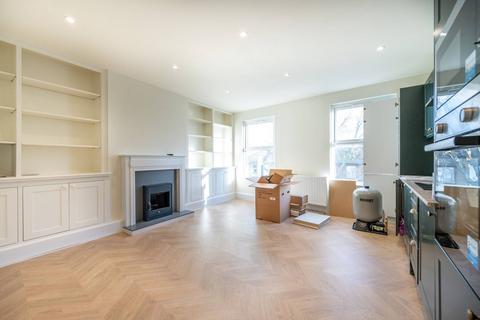 4 bedroom flat to rent, Barking Road, Plaistow, London, E13