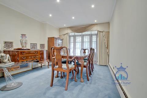 4 bedroom detached house for sale, Salmon Street, London NW9