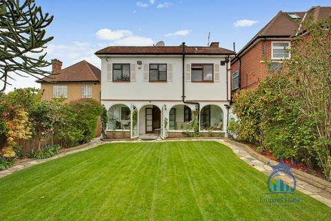 4 bedroom detached house for sale, Salmon Street, London NW9