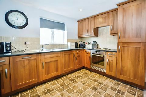 2 bedroom flat for sale, Lawnhurst Avenue, Wythenshawe, Manchester, M23