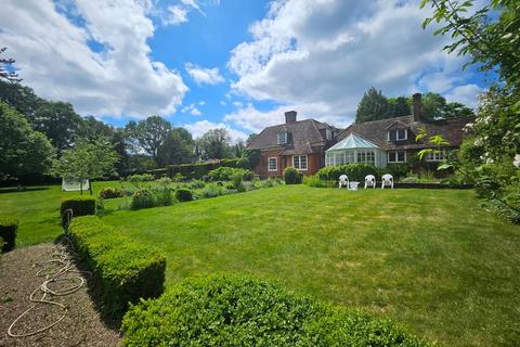 6 bedroom equestrian property to rent, Mirrie Lane, Uxbridge, Greater London, UB9