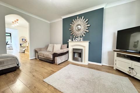 10 The Pines, Hirwaun, Aberdare, CF44 9QW
