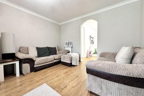 10 The Pines, Hirwaun, Aberdare, CF44 9QW