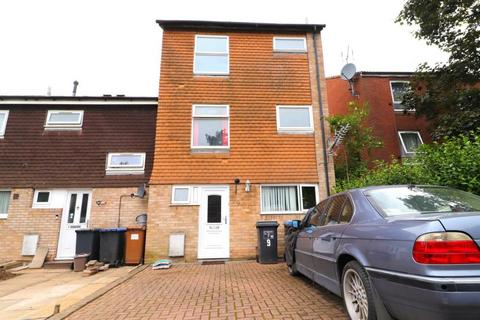 5 bedroom terraced house for sale, Crestline Court, Northampton