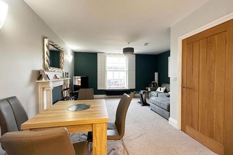 2 bedroom apartment for sale, 9 Market Place, Warwick - Superb Apartment