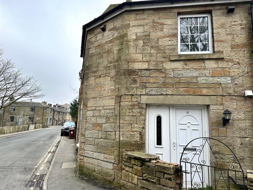 Halifax Road, Briercliffe BB10 2 bed end of terrace house to rent £
