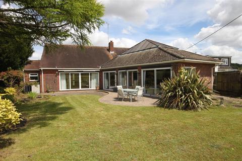 4 bedroom detached bungalow for sale, The Cross, Bishopstone