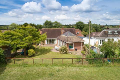 4 bedroom detached bungalow for sale, The Cross, Bishopstone