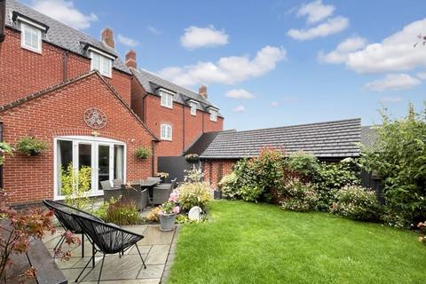 4 bedroom semi-detached house for sale, Portsmouth Close, Church Gresley DE11