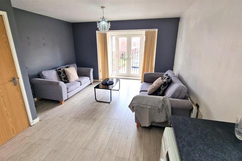 2 bedroom apartment to rent, Manor Road, Levenshulme