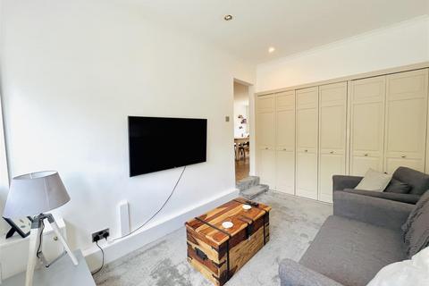 3 Albert Square, Bowdon, Altrincham, WA14 2ND