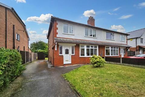 3 bedroom semi-detached house to rent, Heyes Lane, Timperley