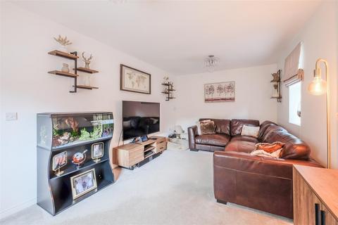 3 bedroom detached house for sale, Savile Place, Mirfield, WF14