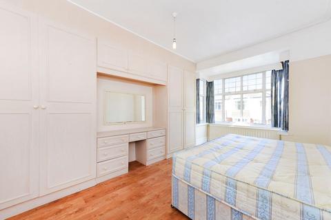 4 bedroom terraced house to rent, St. Georges Avenue, Ealing, W5