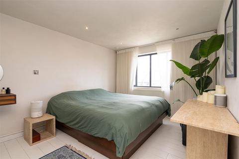 2 bedroom flat for sale, Glenloch Road, Belsize Park NW3