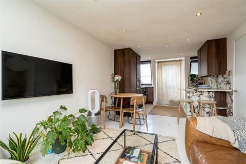 2 bedroom flat for sale, Glenloch Road, Belsize Park NW3