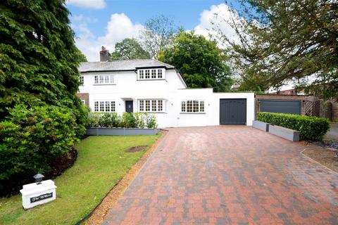 The Willow, 3 Drive Spur, Kingswood, Tadworth, KT20 6LR