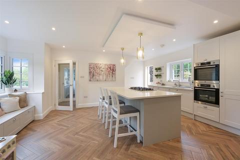 The Willow, 3 Drive Spur, Kingswood, Tadworth, KT20 6LR