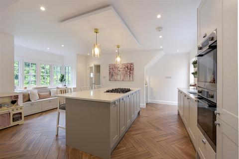 The Willow, 3 Drive Spur, Kingswood, Tadworth, KT20 6LR
