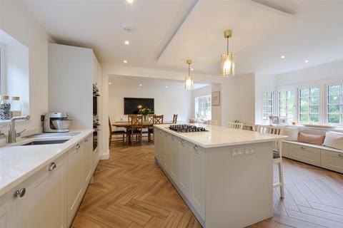 The Willow, 3 Drive Spur, Kingswood, Tadworth, KT20 6LR