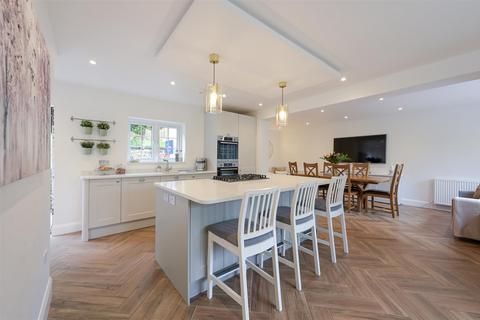The Willow, 3 Drive Spur, Kingswood, Tadworth, KT20 6LR