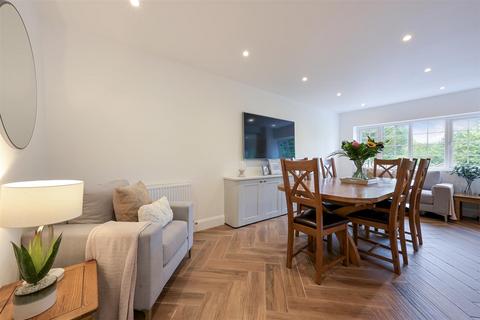 The Willow, 3 Drive Spur, Kingswood, Tadworth, KT20 6LR