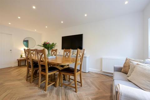 The Willow, 3 Drive Spur, Kingswood, Tadworth, KT20 6LR