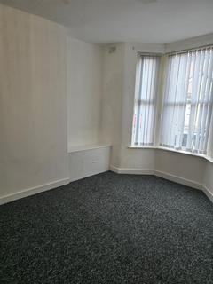 4 bedroom terraced house to rent, Gray Street, Bootle L20