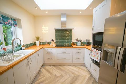 2 Ladbrook Road, Solihull, B91 3RN